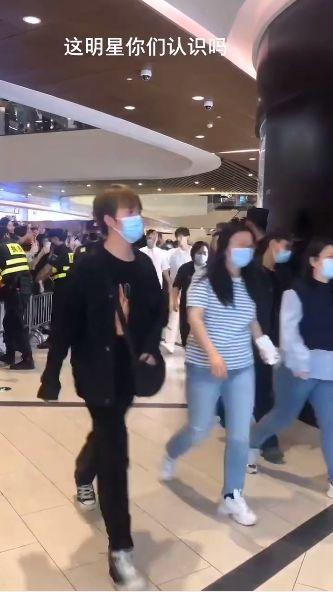 成毅路人爆料视频大全集,揭秘明星私生活瞬间