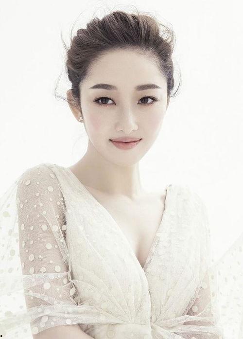 圈内八卦爆料蒋梦婕,恋情细节曝光引热议